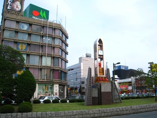 岩槻駅前ロータリー　時計台　（東口）